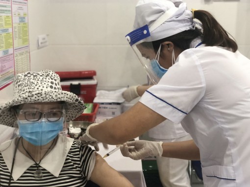 Tiêm vaccine ngừa COVID-19 bảo vệ phụ nữ mang thai