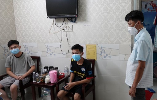 Chủ nhà nghỉ hỗ trợ chỗ ở cho tuyến đầu chống dịch