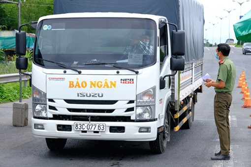 Phân luồng giao thông cho các phương tiện vận chuyển hàng hóa quá cảnh qua thành phố