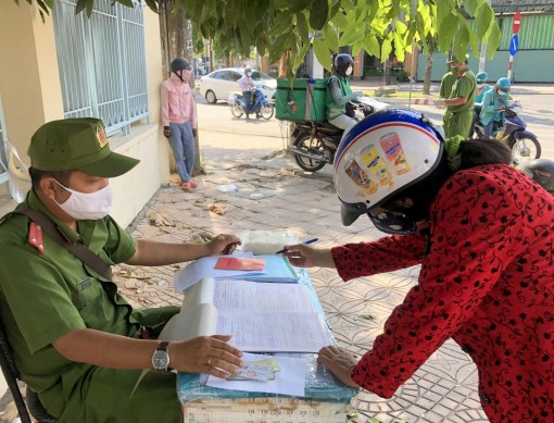 Quyết tâm lập lại trật tự đô thị, xử phạt nghiêm người ra đường không có lý do chính đáng