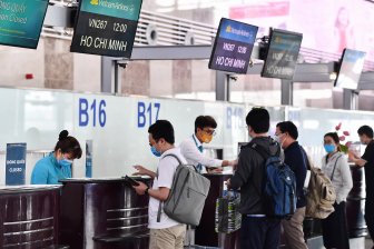 Yêu cầu các hãng hàng không dừng bán vé nội địa