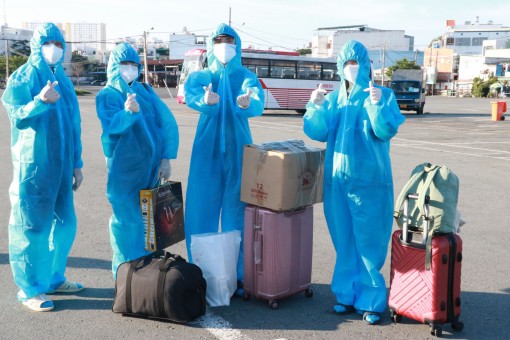 Hỗ trợ chi phí cách ly y tế và tiền ăn cho 308 người dân Cần Thơ từ TP Hồ Chí Minh về quê