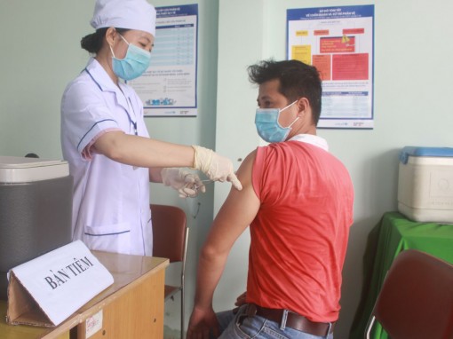 Doanh nghiệp sản xuất công nghiệp thống kê lao động đã tiêm lẫn chưa tiêm vaccine