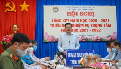 Huy động mọi nguồn lực đầu tư cho giáo dục, hỗ trợ học sinh khó khăn