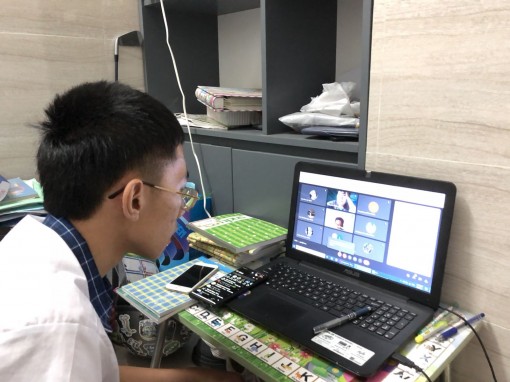 Đồng hành cùng con