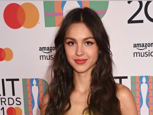 Ngành công nghiệp âm nhạc quốc tế bắt nhịp trở lại