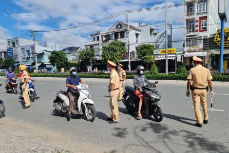 Cần nâng cao ý thức chấp hành quy định pháp luật về giao thông