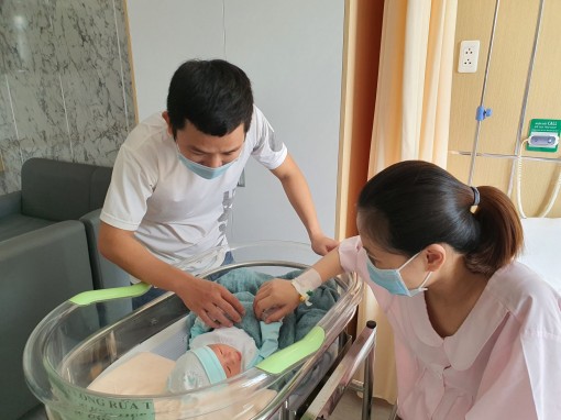 Bệnh viện Đa khoa Hoàn Mỹ Cửu Long đến tận nhà rước thai phụ đi sinh