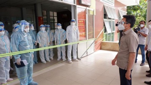 Phó Thủ tướng Vũ Đức Đam kiểm tra công tác chống dịch ở Tiền Giang