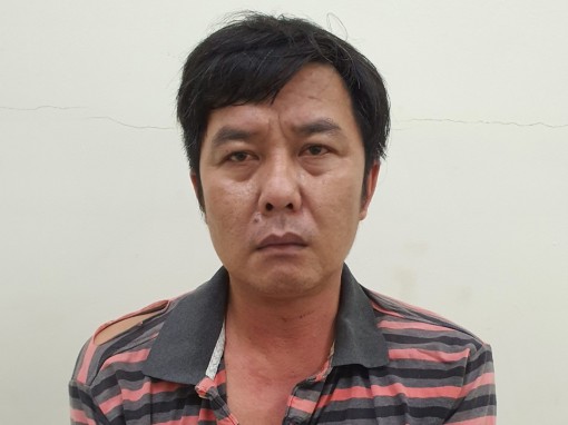 Nhậu say, dùng dao đâm cảnh sát khu vực