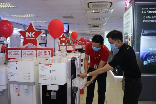 Sắm máy lọc nước, đồ dùng chế biến thức uống tại nhà