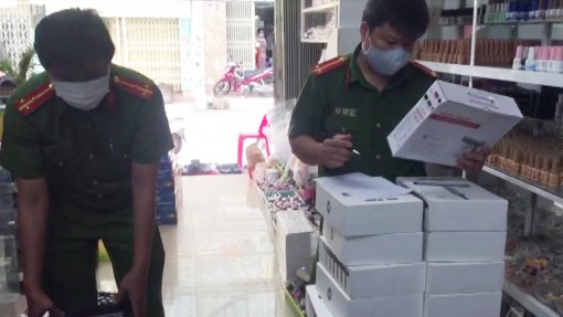 An Giang: Tạm giữ trên 3.000 sản phẩm làm đẹp không rõ nguồn gốc