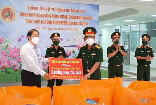 Quân khu 9 hỗ trợ cho quân nhân và gia đình chính sách, người dân trên 113 tỉ đồng