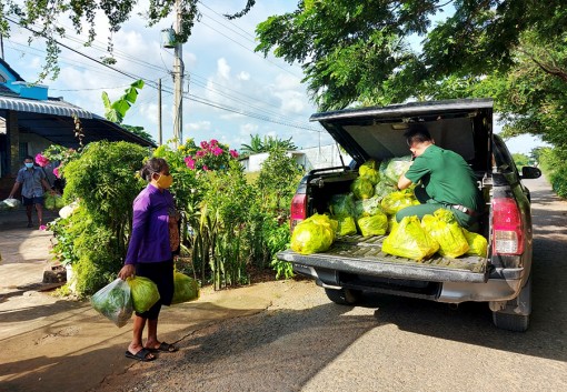 សកម្ម​ភាព​ជាច្រើន​ជួយ​ប្រ​ជា​ជន​តំ​បន់​ព្រំ​ដែន​សមុទ្រ​