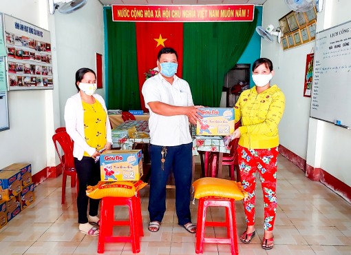 Chung sức chống dịch