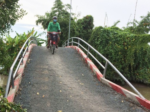 Nông dân thành phố chung tay bảo đảm an toàn giao thông