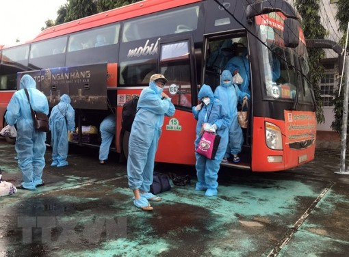 Chốt phương án vận chuyển người lao động đến TP.HCM làm việc