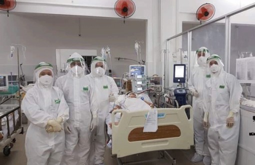 Cứu sống sản phụ lao màng phổi mắc COVID-19 nguy kịch