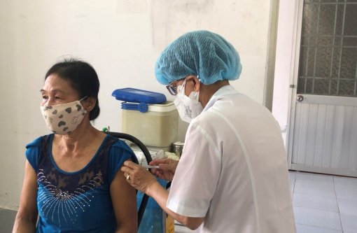 Cần Thơ: ưu tiên tiêm vaccine phòng COVID-19 cho đối tượng từ 50 tuổi trở lên