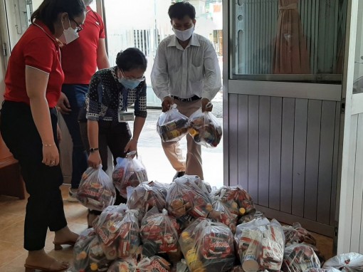 Vận động hơn 10,8 tỉ đồng hỗ trợ người dân và các lực lượng phòng, chống dịch COVID-19