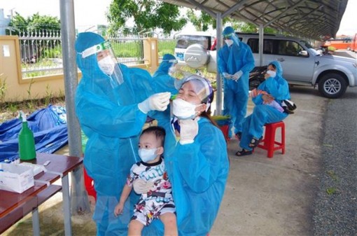 Tối 10/10, ghi nhận 3.528 ca mắc mới COVID-19 và 113 ca tử vong