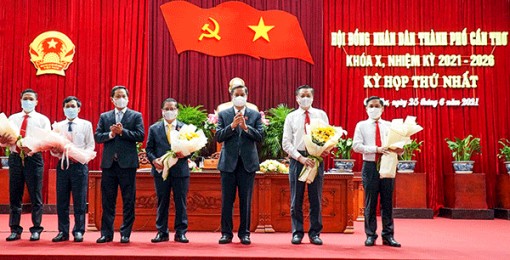 Xây dựng ngành Tổ chức xây dựng Ðảng vững mạnh toàn diện