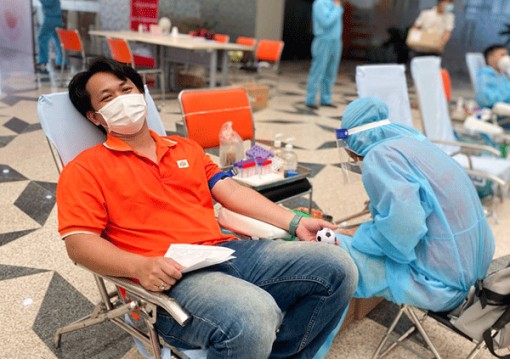 FPT tiếp tục hành trình trao đi hơn 3.000 đơn vị máu trên toàn quốc