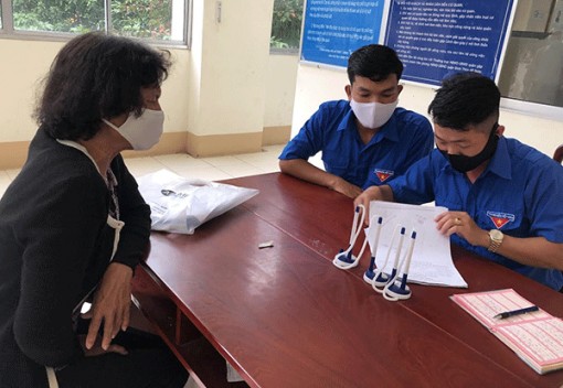 Giúp dân hiểu, thực hiện thủ tục hành chính nhanh, đúng