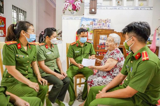 Nhận phụng dưỡng suốt đời 18 Mẹ Việt Nam Anh hùng