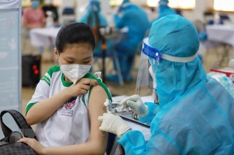 TP Hồ Chí Minh chính thức tiêm vaccine ngừa COVID-19 cho học sinh​