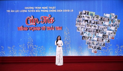 Tổng duyệt chương trình nghệ thuật “Cần Thơ - Tiếng vọng từ trái tim”