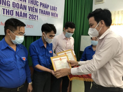 Tổng kết và trao giải cuộc thi trực tuyến tìm hiểu kiến thức pháp luật về an toàn giao thông