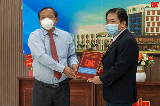 Trao quyết định bổ nhiệm Giám đốc và Phó Giám đốc Bệnh viện Đại học Nam Cần Thơ