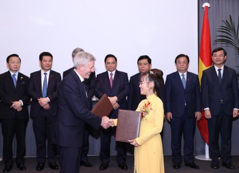 Ký kết, trao 26 thỏa thuận hợp tác giữa Việt Nam và Anh với giá trị hàng tỉ USD