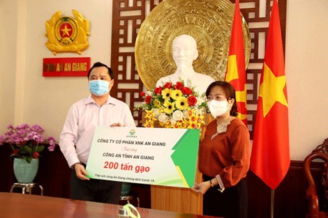 An Giang tiếp nhận 200 tấn gạo để hỗ trợ người dân bị ảnh hưởng vì dịch bệnh COVID-19
