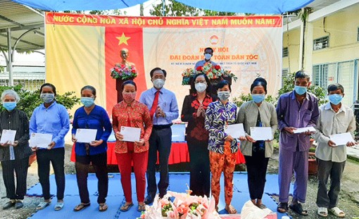 Phong Điền: Tổ chức Ngày hội Ðại đoàn kết toàn dân tộc