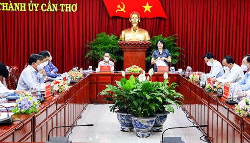 Kịp thời động viên, khen thưởng các tổ chức, cá nhân có cách làm hay, sáng tạo