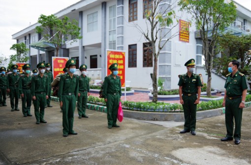 Cà Mau: Tăng cường 23 cán bộ, chiến sĩ phòng chống dịch COVID-19 biên giới Việt Nam - Campuchia