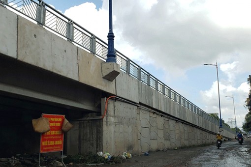 Nhắc nhở các hộ kinh doanh đảm bảo trật tự đô thị, an toàn giao thông