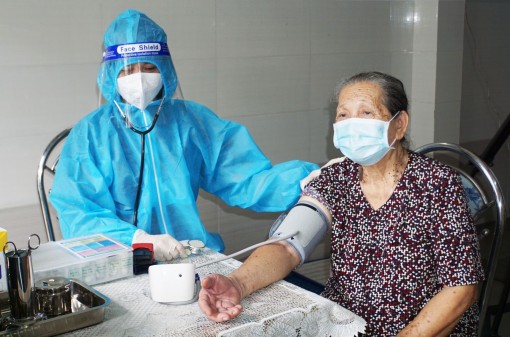 Chăm sóc sức khỏe người cao tuổi trong  dịch COVID-19