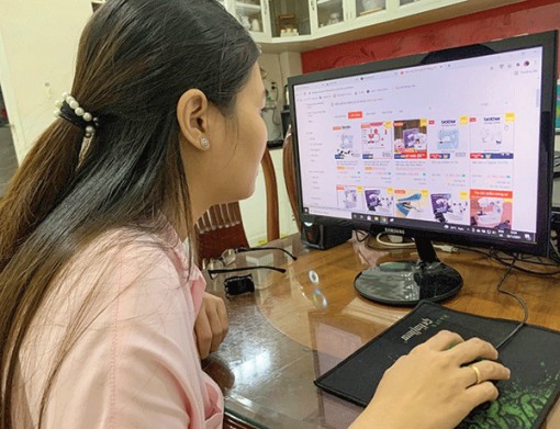 Tiện lợi với máy may mini cho gia đình