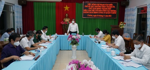 Đẩy mạnh công tác tuyên truyền để người dân 
nâng cao ý thức tự giác phòng, chống dịch COVID-19