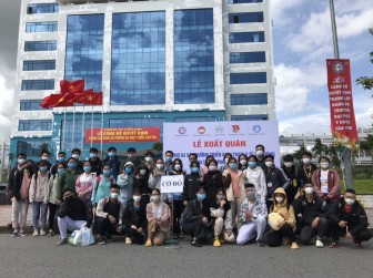 Trường Đại học Y Dược Cần Thơ xuất quân hỗ trợ triển khai
trạm y tế lưu động tại TP Cần Thơ