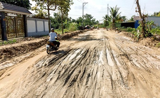 Thi công cầu chưa đảm bảo an toàn cho người dân đi lại