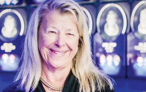 Con gái phi hành gia Mỹ đầu tiên lên vũ trụ tiếp bước cha