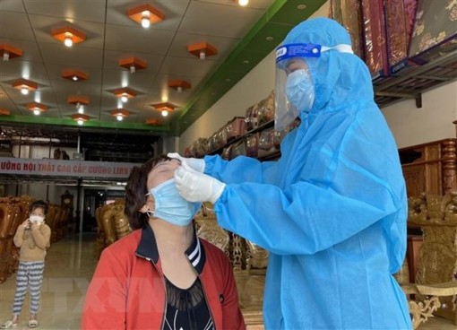 Cả nước ghi nhận 13.770 ca mắc mới COVID-19, TP.HCM vẫn nhiều nhất