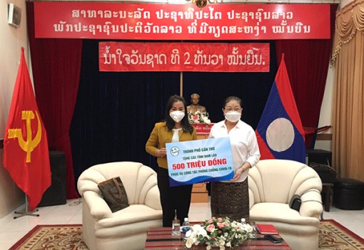 TP Cần Thơ hỗ trợ Lào 500 triệu đồng để phòng, chống dịch COVID-19