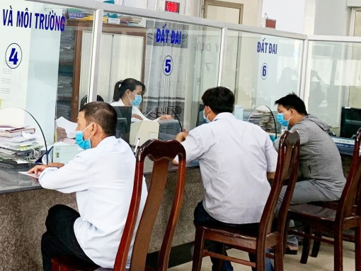 Tiếp nhận, giải quyết hồ sơ, thủ tục hành chính đảm bảo an toàn phòng, chống dịch COVID-19