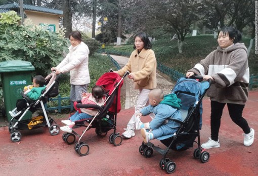 Ðông Bắc Á “khát” trẻ con