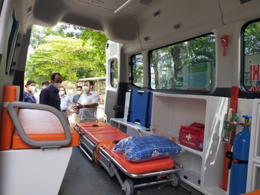 Tầng 3 quá tải, Chủ tịch UBND thành phố chỉ đạo bổ sung giường ICU, trang thiết bị